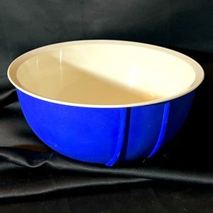 Tupperware 6 Pint Bowl